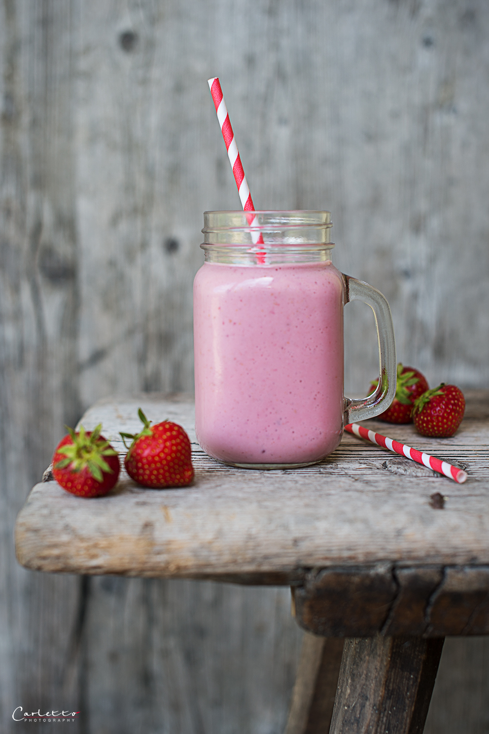 Erdbeer-Himbeer Milch