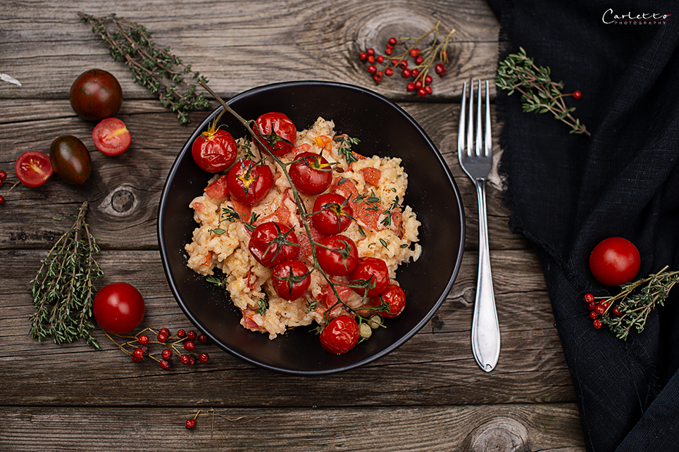 Mediterranes Blitzrisotto mit Tomate