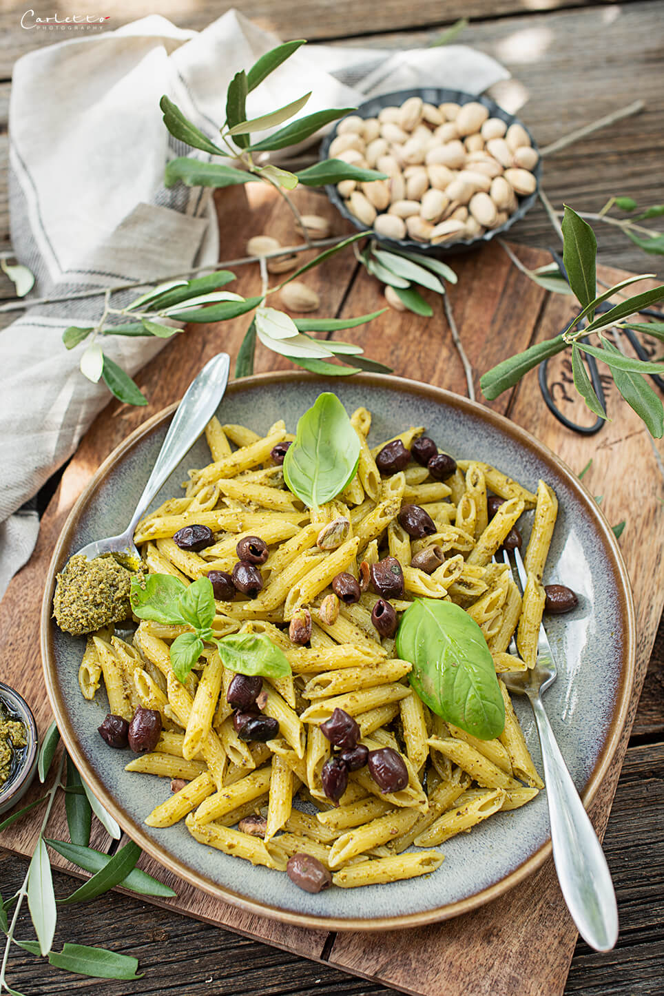 REZEPT: Dinner alla bella Italia - Penne mit Basilikum Pesto &amp; Pistazien