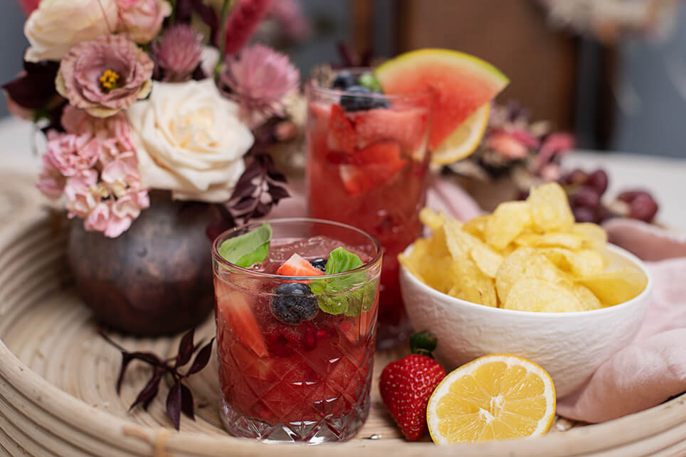 Cocktail mit Sommer Früchten: Gin & Juicy