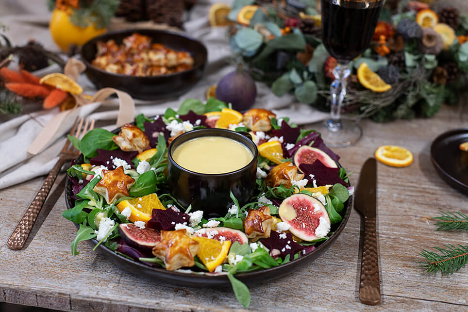 Bunter Salat Kranz mit Senfdressing
