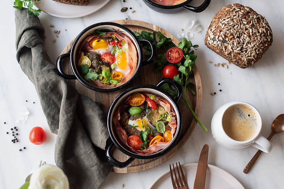 Frühstücks Bowls mit Schinken und Ei